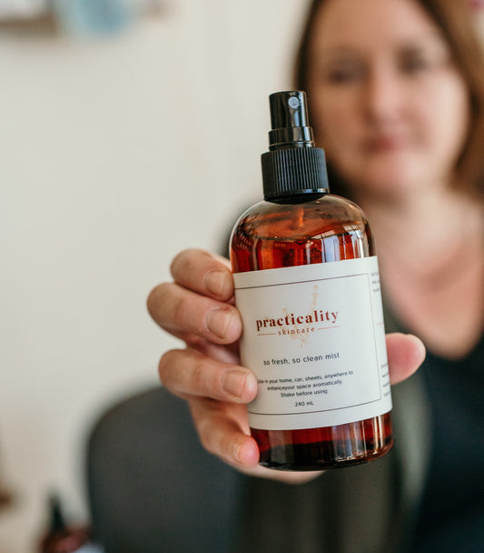 So Fresh So Clean aromatic room mist product photograph